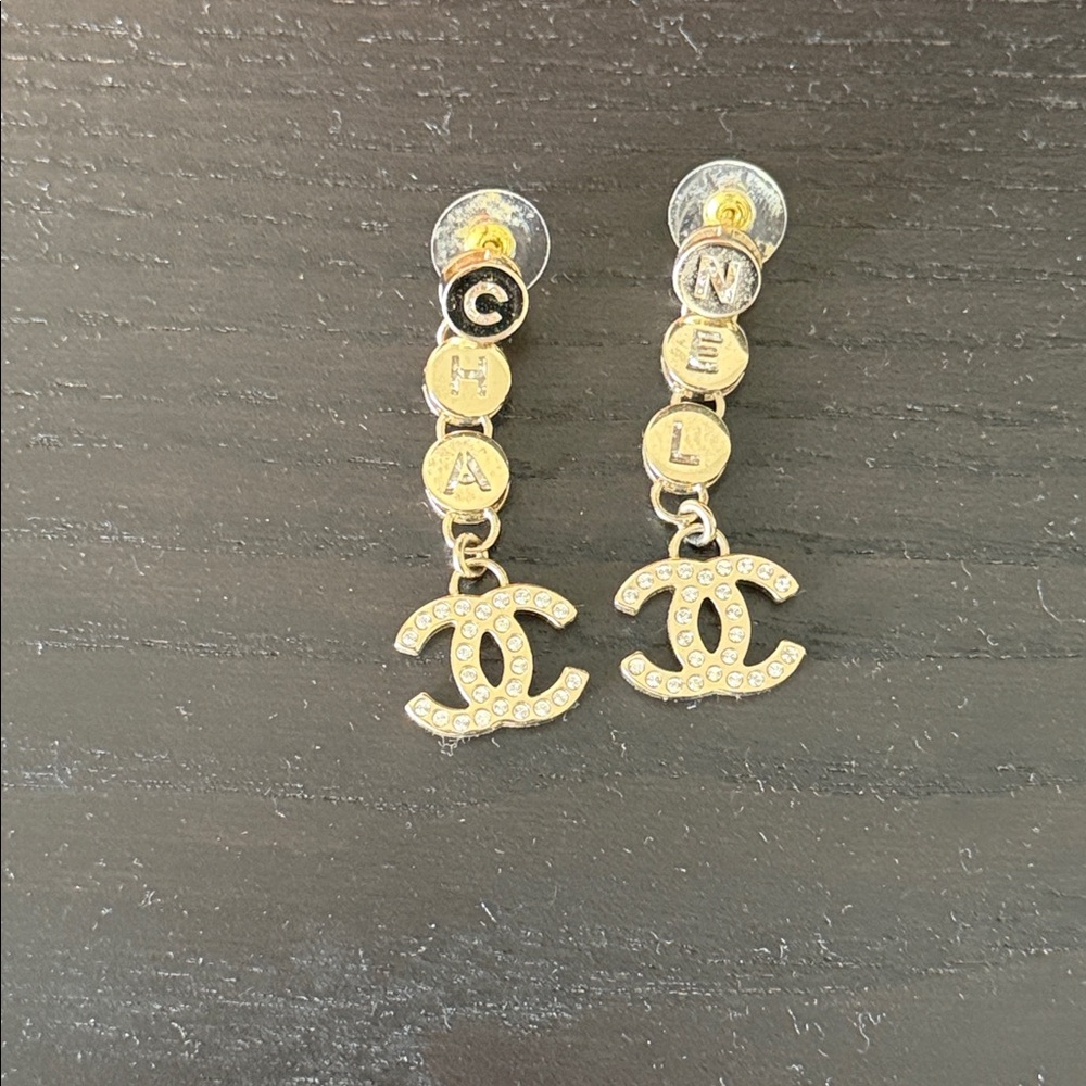 Chanel dangle earrings - Picture 3 of 5